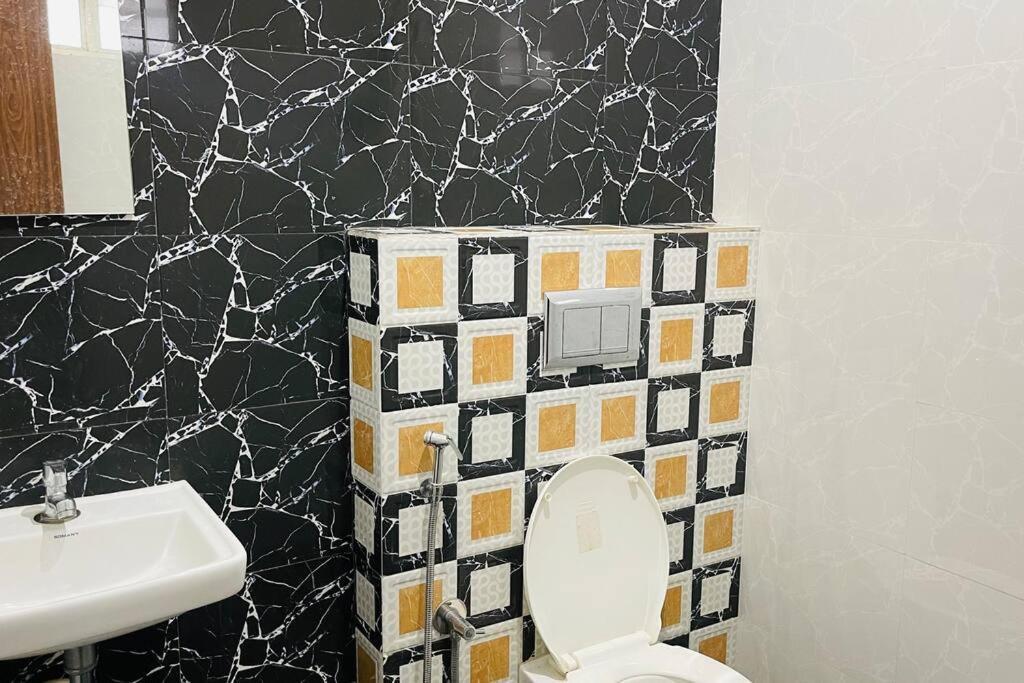 טריואנדרום Rajamandiram 3Bhk Ac Apartment In Trivandrum Central מראה חיצוני תמונה